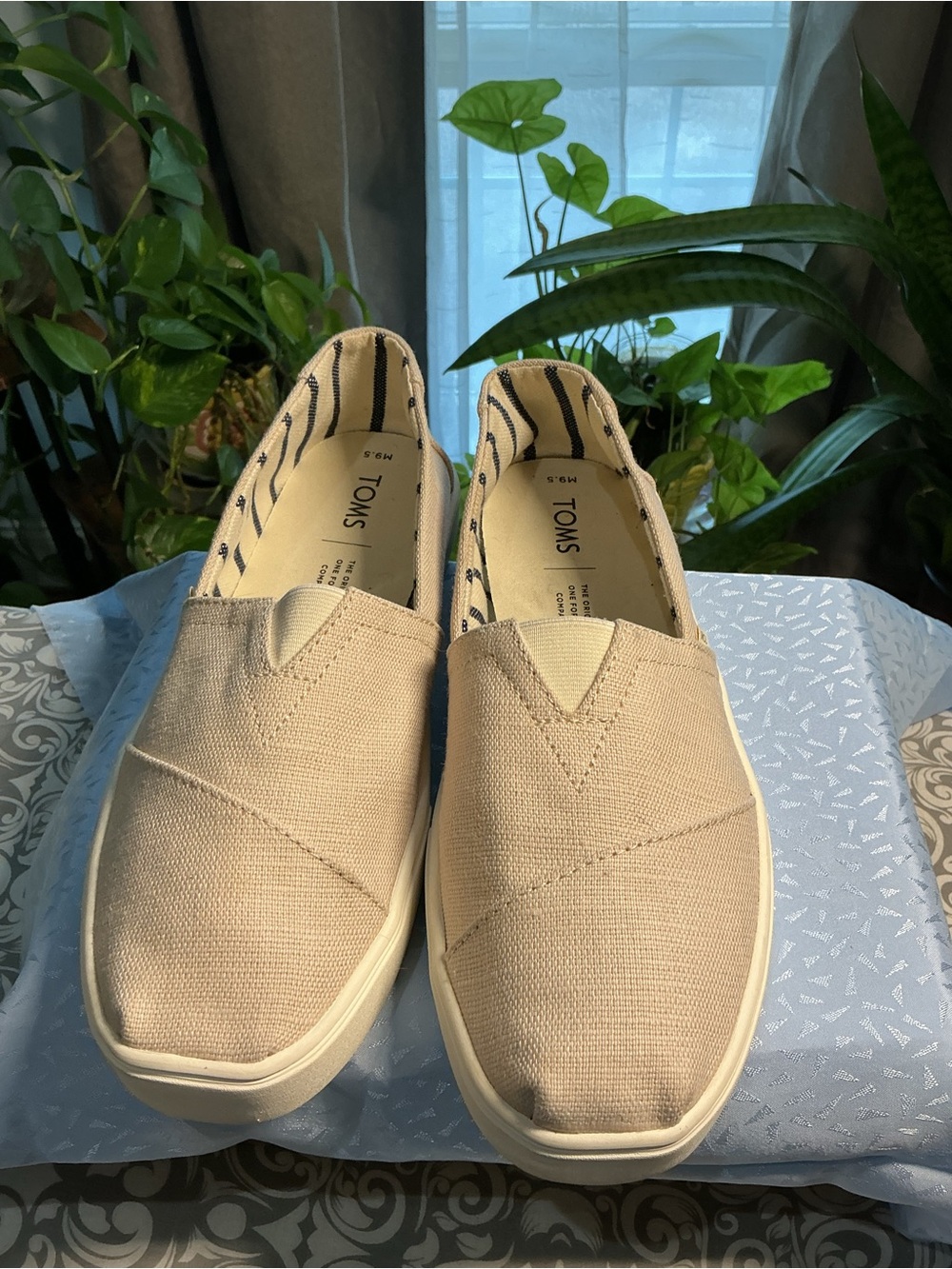 Toms Mens Slip-On Canvas Moccasins in Beige